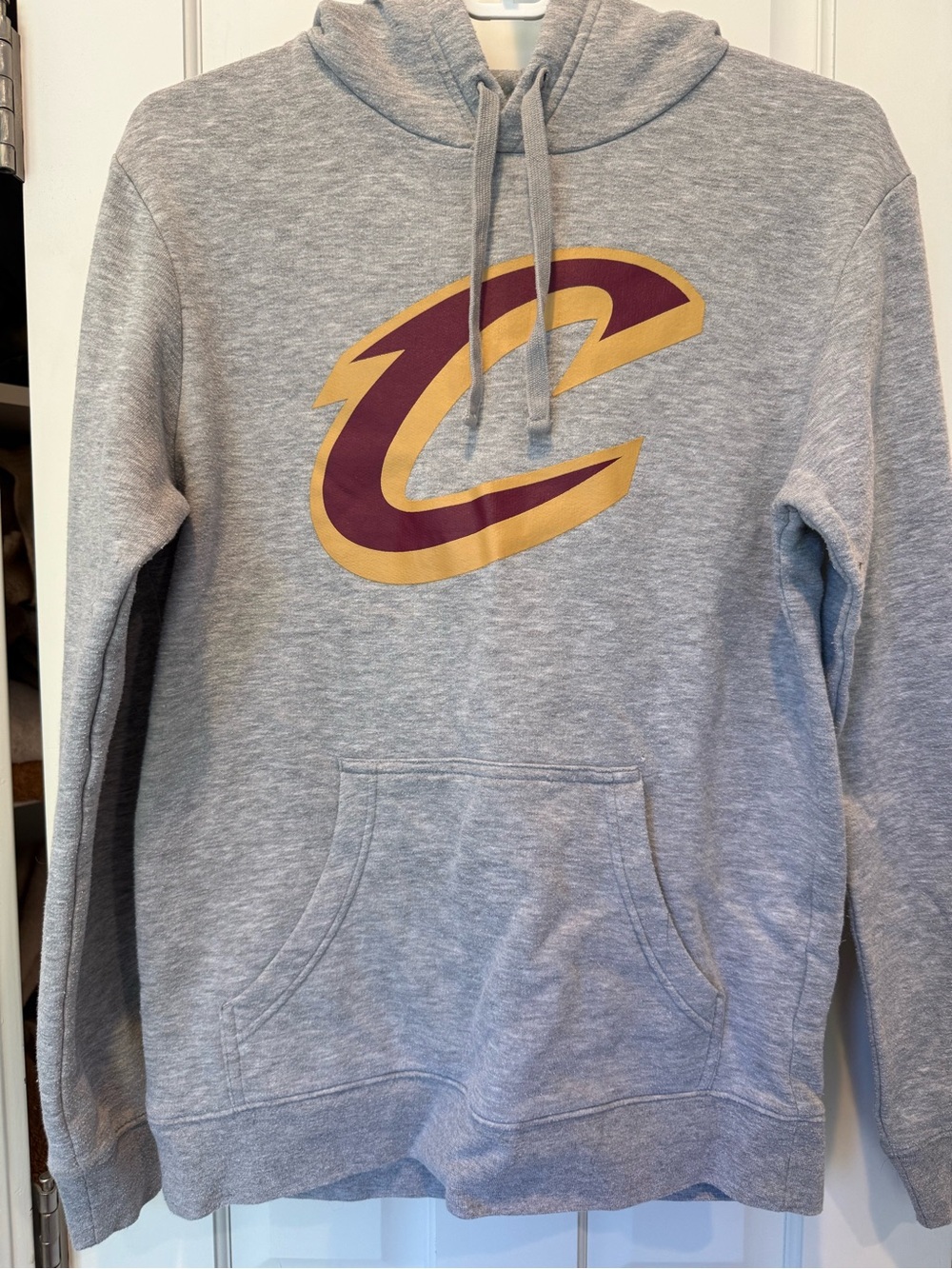 Fanatics Gray Cleveland Cavaliers Hoodie, size men’s small